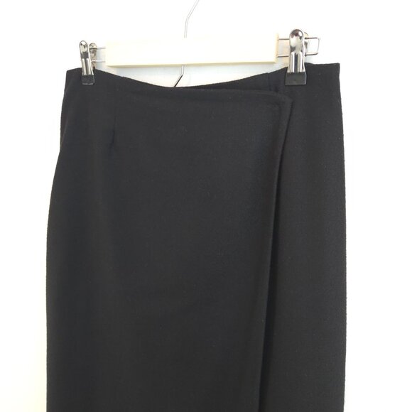 Eddie Bauer Black Skirt with Gray Accents - Picture 2 of 13